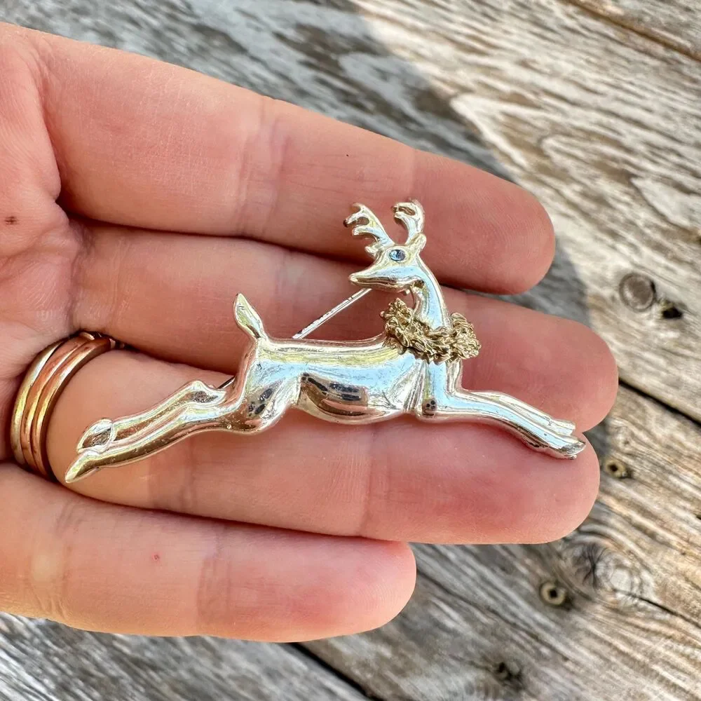 Vintage Jewelry Silver Tone Reindeer brooch pin Christmas jewelry